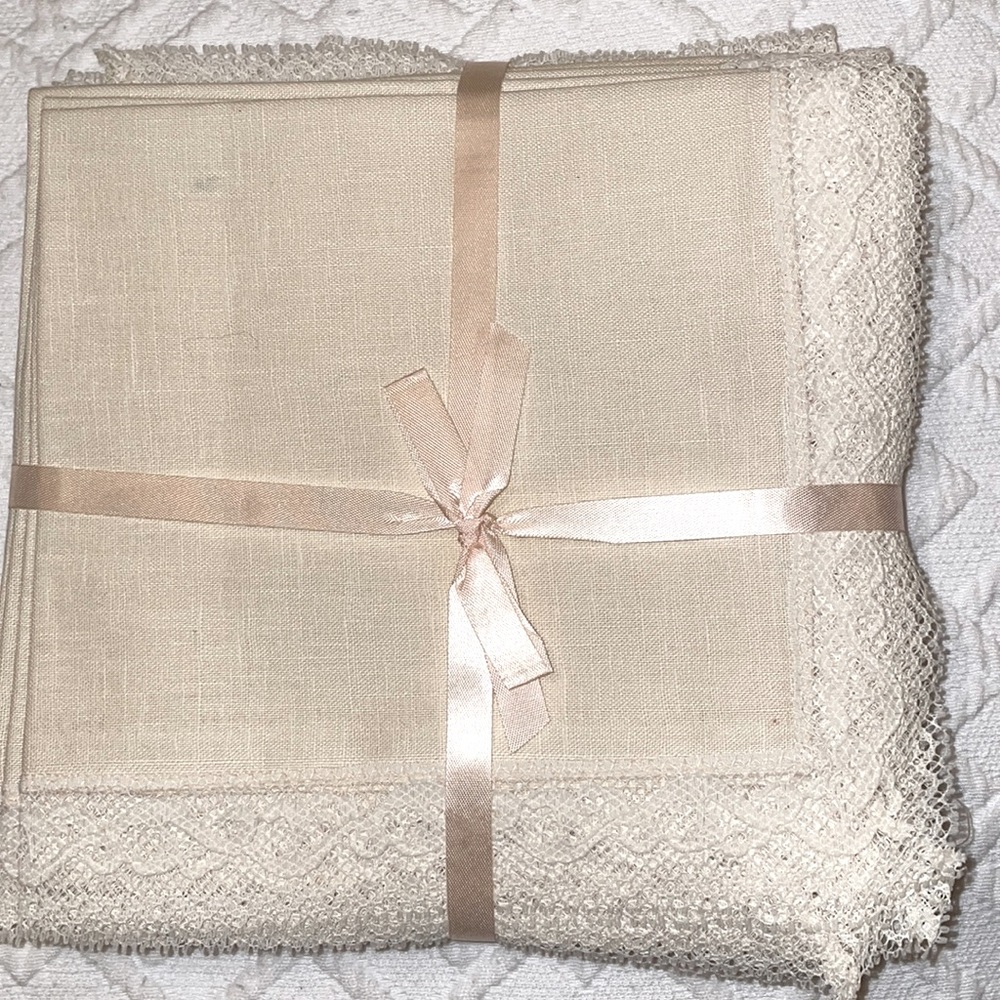linen, lace, brand new napkins!